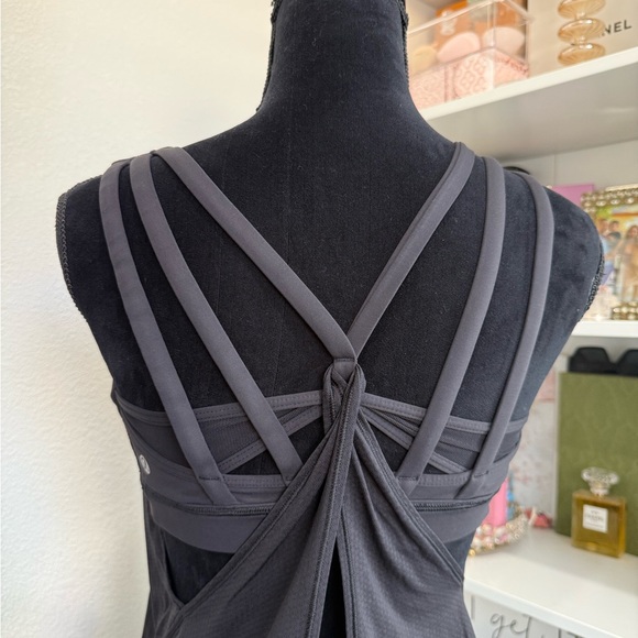 Lululemon Nouveau Limits Tank top size 6. - Picture 6 of 10